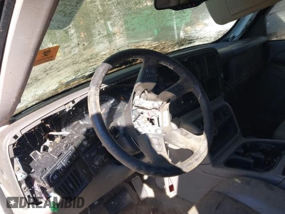 ✅ 2005 Chevrolet Tahoe LS • VIN: 1GNEK13TX5R166922 • Лот: 43647721. Опубликован ранее на IAAI с пробегом Не указан. Бесплатный доступ к архиву аукционных продаж из США и подробный отчёт об истории автомобиля на DreamBid. Изображение 13.