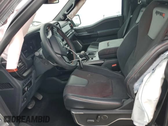 ✅ 2024 Ford F-150 Raptor • VIN: 1FTFW1RJ8RFB86438 • Lot: 54155615. Wystawiony na Copart z przebiegiem 5 874 mil. Bezpłatny archiwum sprzedaży aukcyjnych z USA i szczegółowy raport historii pojazdu na DreamBid. Zdjęcie 7.