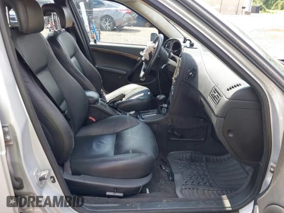 ✅ 2008 Saab 9-5 • VIN: YS3ED49G183501807 • Lot: 42900905. Wystawiony na IAAI z przebiegiem 189 376 mil. Bezpłatny archiwum sprzedaży aukcyjnych z USA i szczegółowy raport historii pojazdu na DreamBid. Zdjęcie 5.