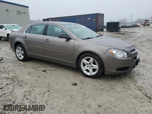 ✅ 2012 Chevrolet Malibu 1LS • VIN: 1G1ZB5E07CF107905 • Lot: 80743964. Wystawiony na Copart z przebiegiem 210 421 mil. Bezpłatny archiwum sprzedaży aukcyjnych z USA i szczegółowy raport historii pojazdu na DreamBid. Zdjęcie 4.