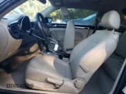 ✅ 2013 Volkswagen Beetle 2.5L • VIN: 3VWJX7AT2DM638283 • Lot: 86241475. Listed on Copart with 90,138 mi. Free auction sales archive from the USA and detailed vehicle history report at DreamBid. Image 7.