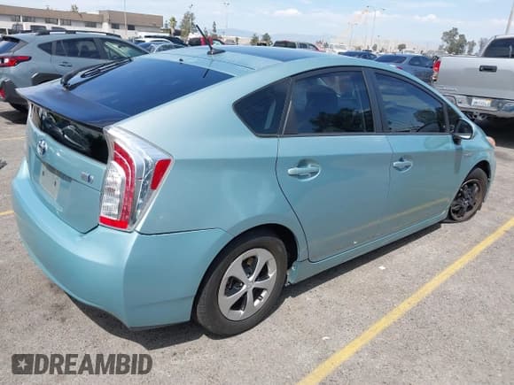 ✅ 2014 Toyota Prius Four • VIN: JTDKN3DU4E1763200 • Lot: 43035369. Wystawiony na IAAI z przebiegiem 86 278 mil. Bezpłatny archiwum sprzedaży aukcyjnych z USA i szczegółowy raport historii pojazdu na DreamBid. Zdjęcie 4.