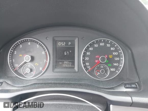 ✅ 2010 Volkswagen Jetta Limited Edition • VIN: 3VWRZ7AJ0AM105047 • Lot: 42462140. Listed on IAAI with 199,668 mi. Free auction sales archive from the USA and detailed vehicle history report at DreamBid. Image 7.