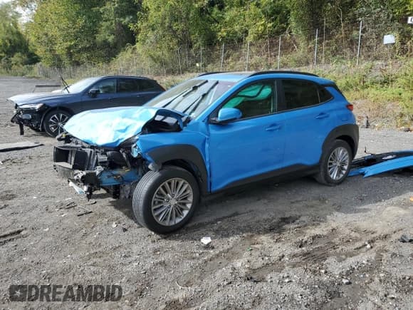 ✅ 2019 Hyundai Kona SEL • VIN: KM8K6CAA4KU337584 • Лот: 73926564. Опубликован ранее на Copart с пробегом 23 289 миль. Бесплатный доступ к архиву аукционных продаж из США и подробный отчёт об истории автомобиля на DreamBid. Изображение 1.