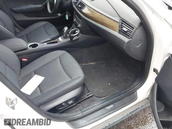 ✅ 2013 BMW X1 28i • VIN: WBAVM1C53DVW44816 • Лот: 42998838. Опубликован ранее на IAAI с пробегом 124 649 миль. Бесплатный доступ к архиву аукционных продаж из США и подробный отчёт об истории автомобиля на DreamBid. Изображение 5.