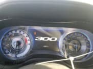 ✅ 2017 Chrysler 300 S Alloy Edition • VIN: 2C3CCABT2HH593566 • Лот: 88085215. Опубликован ранее на Copart с пробегом 50 297 миль. Бесплатный доступ к архиву аукционных продаж из США и подробный отчёт об истории автомобиля на DreamBid. Изображение 9.