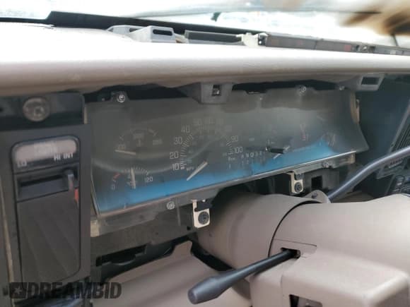 ✅ 1996 Buick LeSabre Custom • VIN: 1G4HP52K4TH452173 • Лот: 49150815. Опубликован ранее на Copart с пробегом Не указан. Бесплатный доступ к архиву аукционных продаж из США и подробный отчёт об истории автомобиля на DreamBid. Изображение 9.