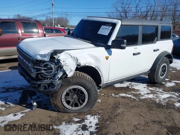 ✅ 2023 Ford Bronco • VIN: 1FMEE5DP1PLC08565 • Lot: 41610564. Wystawiony na IAAI z przebiegiem 19 244 mil. Bezpłatny archiwum sprzedaży aukcyjnych z USA i szczegółowy raport historii pojazdu na DreamBid. Zdjęcie 20.