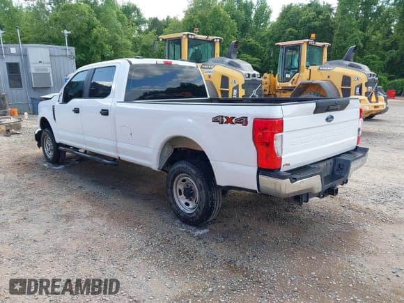 ✅ 2022 Ford F-250 XL • VIN: 1FT7W2B68NEF97337 • Lot: 42020433. Listed on IAAI with 74,361 mi. Free auction sales archive from the USA and detailed vehicle history report at DreamBid. Image 3.