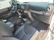 ✅ 2016 Jeep Wrangler Black Bear • VIN: 1C4AJWAG5GL151537 • Lot: 62665455. Wystawiony na Copart z przebiegiem 93 537 mil. Bezpłatny archiwum sprzedaży aukcyjnych z USA i szczegółowy raport historii pojazdu na DreamBid. Zdjęcie 8.