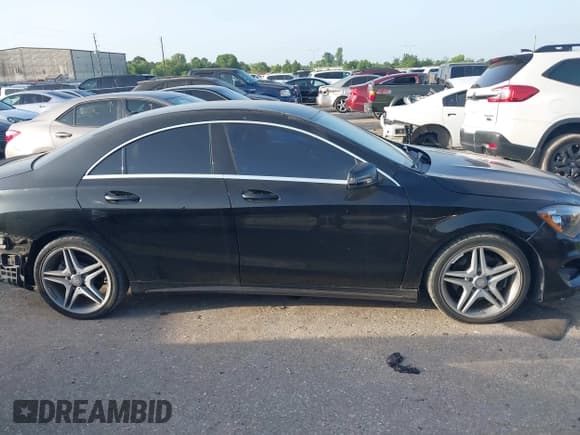 ✅ 2014 Mercedes-Benz CLA 250 • VIN: WDDSJ4EB6EN045368 • Lot: 42560939. Listed on IAAI with 29,241 mi. Free auction sales archive from the USA and detailed vehicle history report at DreamBid. Image 14.