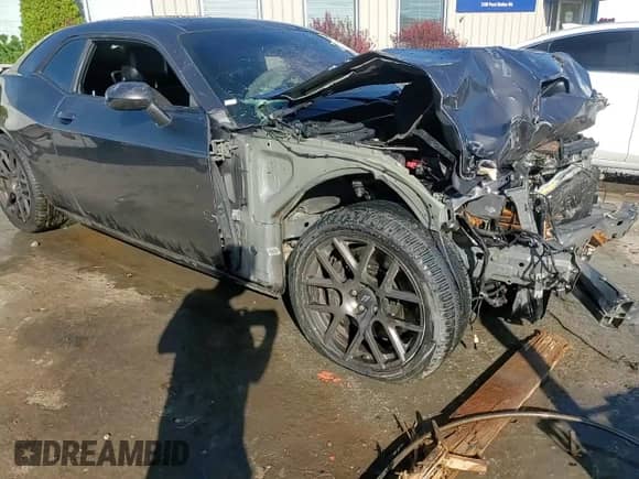 2018 Dodge Challenger T/A 392 z VIN 2C3CDZFJ4JH220040, wystawiony jako Copart lot #84881375 z przebiegiem Nie podano mil oraz Szkoda całkowita • Salvage title. Historia ofert i sprzedaży dostępna na DreamBid. Obrazek 14.