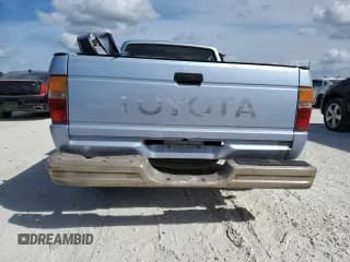 ✅ 1988 Toyota Pickup • VIN: JT4RN50A8J5174241 • Lot: 76972384. Listed on Copart with 105,655 mi. Free auction sales archive from the USA and detailed vehicle history report at DreamBid. Image 6.