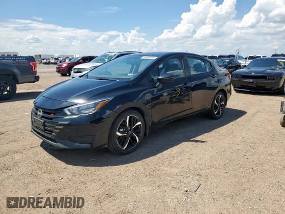 ✅ 2024 Nissan Versa SR • VIN: 3N1CN8FV0RL879454 • Lot: 69666865. Wystawiony na Copart z przebiegiem 20 695 mil. Bezpłatny archiwum sprzedaży aukcyjnych z USA i szczegółowy raport historii pojazdu na DreamBid. Zdjęcie 1.