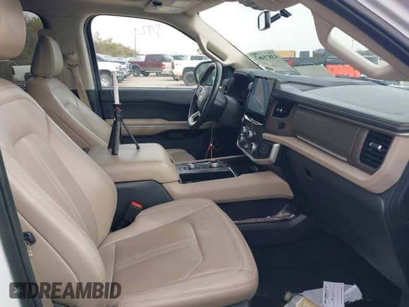 ✅ 2024 Ford Expedition Limited • VIN: 1FMJU2A82REA34977 • Lot: 43875467. Listed on IAAI with 52,644 mi. Free auction sales archive from the USA and detailed vehicle history report at DreamBid. Image 5.