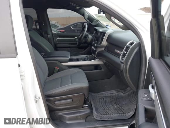 ✅ 2022 Ram 1500 Big Horn • VIN: 1C6RREFG8NN425322 • Lot: 42589403. Wystawiony na IAAI z przebiegiem 72 430 mil. Bezpłatny archiwum sprzedaży aukcyjnych z USA i szczegółowy raport historii pojazdu na DreamBid. Zdjęcie 5.