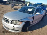 ✅ 2009 BMW 1 Series 135i • VIN: WBAUC73589VK95077 • Lot: 43390617. Wystawiony na IAAI z przebiegiem 96 689 mil. Bezpłatny archiwum sprzedaży aukcyjnych z USA i szczegółowy raport historii pojazdu na DreamBid. Zdjęcie 2.