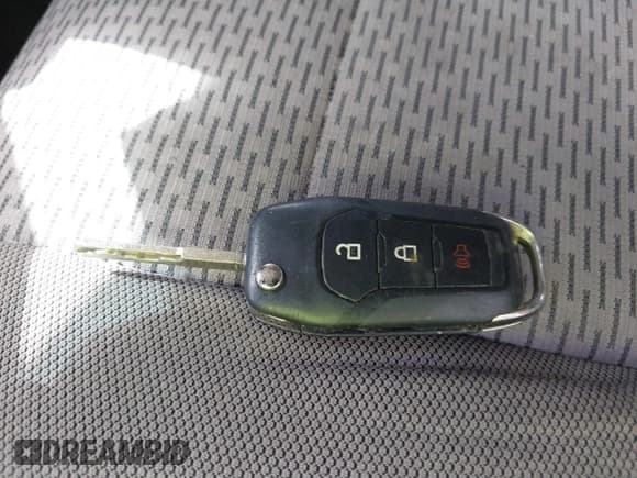 ✅ 2017 Ford F-150 XL • VIN: 1FTEW1CF6HFB67496 • Лот: 41884533. Опубликован ранее на IAAI с пробегом 156 424 миль. Бесплатный доступ к архиву аукционных продаж из США и подробный отчёт об истории автомобиля на DreamBid. Изображение 11.