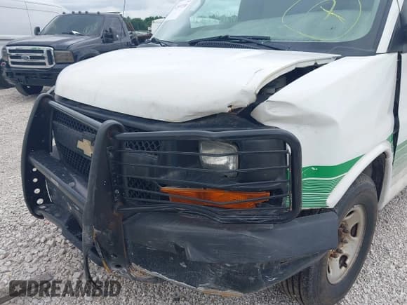 ✅ 2016 Chevrolet Express Cargo • VIN: 1GCZGHFG5G1230370 • Lot: 42697210. Listed on IAAI with 370,606 mi. Free auction sales archive from the USA and detailed vehicle history report at DreamBid. Image 17.