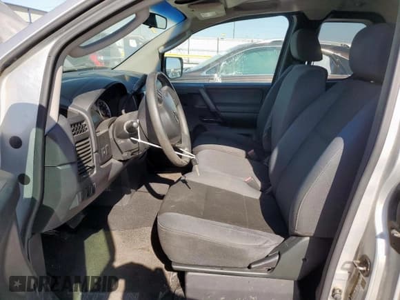 ✅ 2008 Nissan Titan XE • VIN: 1N6BA06AX8N325434 • Lot: 91702385. Wystawiony na Copart z przebiegiem 128 473 mil. Bezpłatny archiwum sprzedaży aukcyjnych z USA i szczegółowy raport historii pojazdu na DreamBid. Zdjęcie 7.