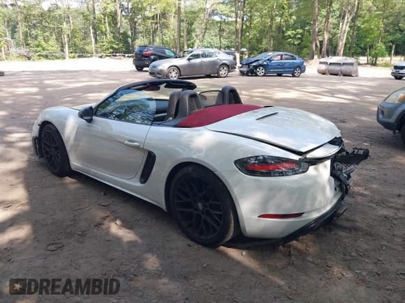 ✅ 2017 Porsche 718 Boxster • VIN: WP0CA2A8XHS221440 • Lot: 42621841. Listed on IAAI with 75,656 mi. Free auction sales archive from the USA and detailed vehicle history report at DreamBid. Image 3.