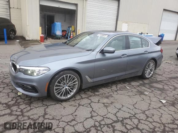 ✅ 2018 BMW 5 Series 540i • VIN: WBAJE5C50JWA97466 • Lot: 91938645. Wystawiony na Copart z przebiegiem 51 912 mil. Bezpłatny archiwum sprzedaży aukcyjnych z USA i szczegółowy raport historii pojazdu na DreamBid. Zdjęcie 1.