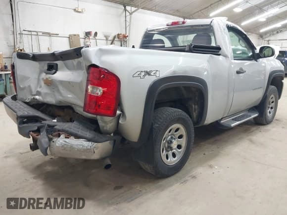 ✅ 2013 Chevrolet Silverado 1500 Work Truck • VIN: 1GCNKPE03DZ299311 • Lot: 42930967. Wystawiony na IAAI z przebiegiem 235 689 mil. Bezpłatny archiwum sprzedaży aukcyjnych z USA i szczegółowy raport historii pojazdu na DreamBid. Zdjęcie 4.