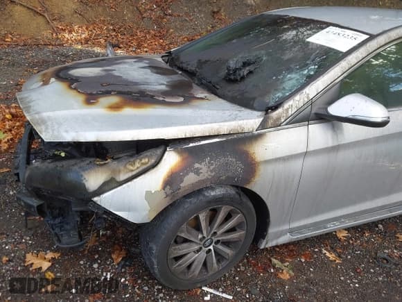 ✅ 2015 Hyundai Sonata Limited • VIN: 5NPE34AF3FH067694 • Lot: 43483235. Listed on IAAI with Not provided. Free auction sales archive from the USA and detailed vehicle history report at DreamBid. Image 6.