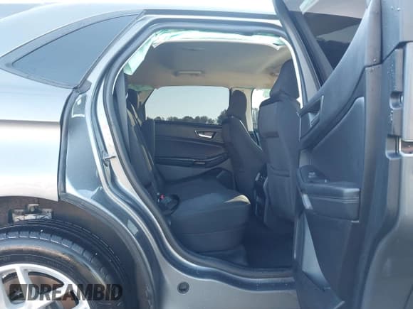 ✅ 2024 Ford Edge SE • VIN: 2FMPK4G92RBA84141 • Lot: 43569706. Wystawiony na IAAI z przebiegiem 25 019 mil. Bezpłatny archiwum sprzedaży aukcyjnych z USA i szczegółowy raport historii pojazdu na DreamBid. Zdjęcie 8.