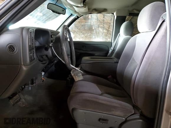 ✅ 2006 Chevrolet Silverado 2500HD Work Truck • VIN: 1GCHK29U36E104380 • Lot: 81989924. Wystawiony na Copart z przebiegiem 125 908 mil. Bezpłatny archiwum sprzedaży aukcyjnych z USA i szczegółowy raport historii pojazdu na DreamBid. Zdjęcie 7.