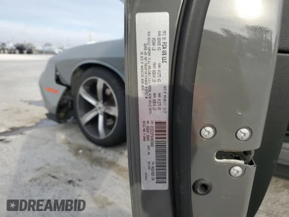 ✅ 2017 Dodge Challenger R/T Shaker • VIN: 2C3CDZBT5HH633683 • Lot: 77968994. Listed on Copart with 90,647 mi. Free auction sales archive from the USA and detailed vehicle history report at DreamBid. Image 14.