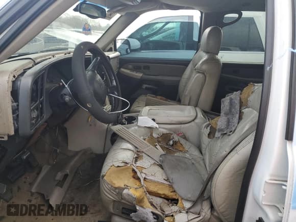 ✅ 2001 Chevrolet Suburban LS • VIN: 3GNEC16T21G268430 • Lot: 70999894. Listed on Copart with 358,095 mi. Free auction sales archive from the USA and detailed vehicle history report at DreamBid. Image 7.