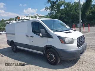 ✅ 2017 Ford Transit • VIN: 1FTYR1YM8HKA85286 • Lot: 42449147. Wystawiony na IAAI z przebiegiem 230 391 mil. Bezpłatny archiwum sprzedaży aukcyjnych z USA i szczegółowy raport historii pojazdu na DreamBid. Zdjęcie 1.