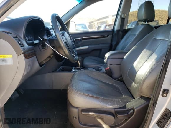✅ 2010 Hyundai Santa Fe GLS • VIN: 5NMSGDAB7AH367801 • Lot: 83829354. Listed on Copart with 130,154 mi. Free auction sales archive from the USA and detailed vehicle history report at DreamBid. Image 7.