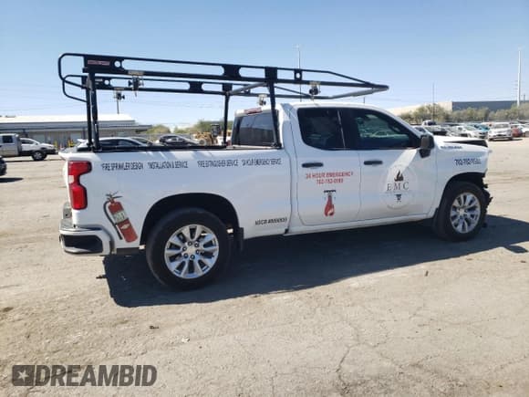 ✅ 2020 Chevrolet Silverado 1500 Custom • VIN: 1GCRWBEF1LZ102082 • Lot: 73054144. Wystawiony na Copart z przebiegiem 63 443 mil. Bezpłatny archiwum sprzedaży aukcyjnych z USA i szczegółowy raport historii pojazdu na DreamBid. Zdjęcie 3.