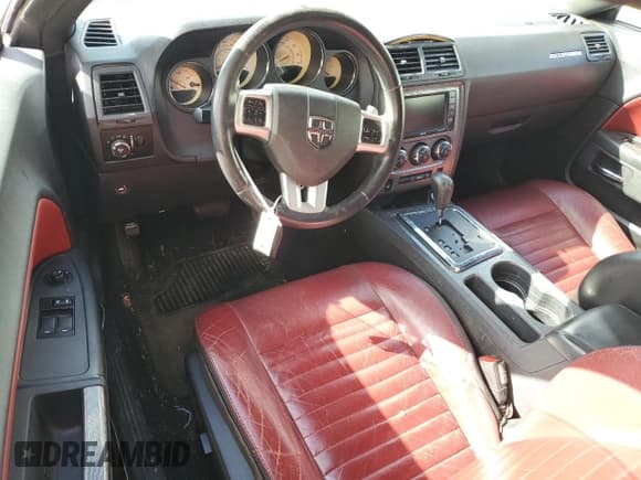 ✅ 2013 Dodge Challenger R/T Classic • VIN: 2C3CDYBT3DH665987 • Lot: 92890005. Wystawiony na Copart z przebiegiem 154 045 mil. Bezpłatny archiwum sprzedaży aukcyjnych z USA i szczegółowy raport historii pojazdu na DreamBid. Zdjęcie 8.