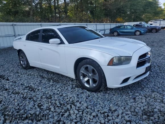 ✅ 2013 Dodge Charger SXT Plus • VIN: 2C3CDXHG7DH547820 • Lot: 67354775. Listed on Copart with 162,208 mi. Free auction sales archive from the USA and detailed vehicle history report at DreamBid. Image 4.