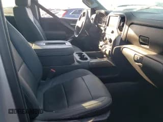 ✅ 2021 Chevrolet Silverado 1500 LT Trail Boss • VIN: 1GCPYFED2MZ236351 • Lot: 63386222. Wystawiony na Copart z przebiegiem Nie podano. Bezpłatny archiwum sprzedaży aukcyjnych z USA i szczegółowy raport historii pojazdu na DreamBid. Zdjęcie 5.