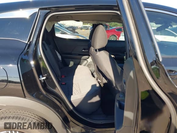 ✅ 2025 Nissan Kicks SV • VIN: 3N8AP6CAXSL372219 • Lot: 43230427. Listed on IAAI with 4,418 mi. Free auction sales archive from the USA and detailed vehicle history report at DreamBid. Image 8.