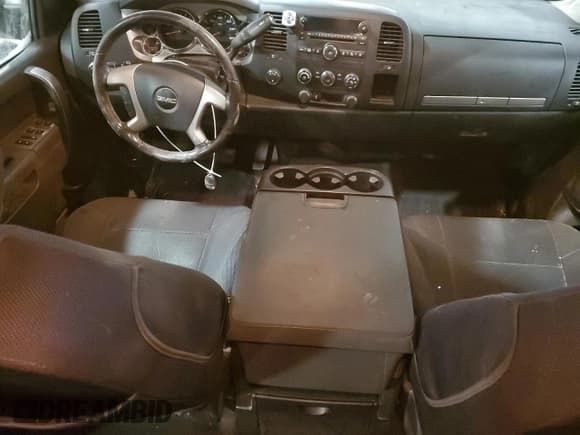 ✅ 2014 GMC Sierra 2500HD SLE • VIN: 1GT120CG9EF172040 • Лот: 45328315. Опубликован ранее на Copart с пробегом 150 173 миль. Бесплатный доступ к архиву аукционных продаж из США и подробный отчёт об истории автомобиля на DreamBid. Изображение 8.