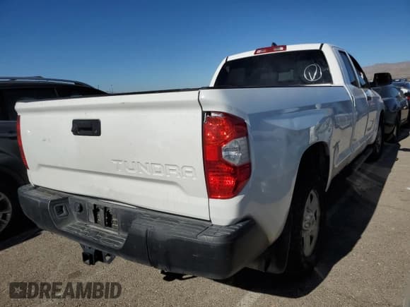 ✅ 2020 Toyota Tundra SR • VIN: 5TFTY5F10LX011191 • Лот: 77595574. Опубликован ранее на Copart с пробегом 83 892 миль. Бесплатный доступ к архиву аукционных продаж из США и подробный отчёт об истории автомобиля на DreamBid. Изображение 3.