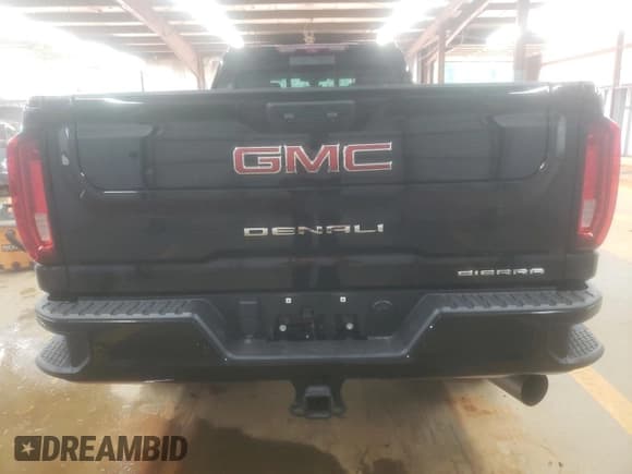 ✅ 2021 GMC Sierra 3500HD Denali • VIN: 1GT49WEY2MF228769 • Lot: 67794885. Wystawiony na Copart z przebiegiem 16 399 mil. Bezpłatny archiwum sprzedaży aukcyjnych z USA i szczegółowy raport historii pojazdu na DreamBid. Zdjęcie 6.