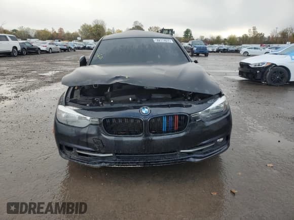 ✅ 2016 BMW 3 Series 328i • VIN: WBA8E9C50GK645212 • Lot: 87306785. Wystawiony na Copart z przebiegiem Nie podano. Bezpłatny archiwum sprzedaży aukcyjnych z USA i szczegółowy raport historii pojazdu na DreamBid. Zdjęcie 5.