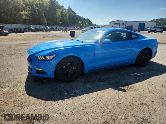 ✅ 2017 Ford Mustang V6 • VIN: 1FA6P8AM0H5305069 • Лот: 85389745. Опубликован ранее на Copart с пробегом 127 779 миль. Бесплатный доступ к архиву аукционных продаж из США и подробный отчёт об истории автомобиля на DreamBid. Изображение 1.