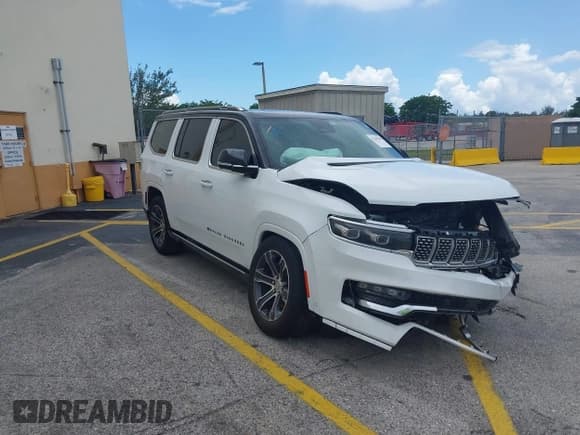 ✅ 2023 Jeep Grand Wagoneer • VIN: 1C4SJVEJ7PS570435 • Лот: 42289466. Опубликован ранее на IAAI с пробегом Не указан. Бесплатный доступ к архиву аукционных продаж из США и подробный отчёт об истории автомобиля на DreamBid. Изображение 17.