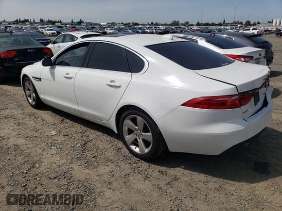 ✅ 2018 Jaguar XF 25t • VIN: SAJBR4FX3JCY61622 • Лот: 51515343. Опубликован ранее на Copart с пробегом 67 688 миль. Бесплатный доступ к архиву аукционных продаж из США и подробный отчёт об истории автомобиля на DreamBid. Изображение 2.