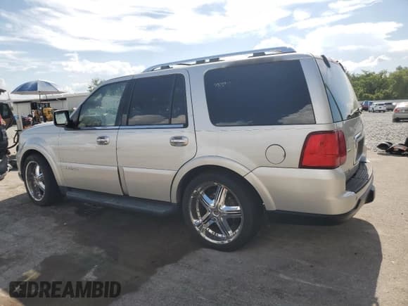 ✅ 2005 Lincoln Navigator Luxury • VIN: 5LMFU28575LJ00198 • Lot: 59859795. Wystawiony na Copart z przebiegiem Nie podano. Bezpłatny archiwum sprzedaży aukcyjnych z USA i szczegółowy raport historii pojazdu na DreamBid. Zdjęcie 2.