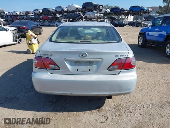 ✅ 2004 Lexus ES 350 • VIN: JTHBA30G345039693 • Лот: 43790699. Опубликован ранее на IAAI с пробегом 243 018 миль. Бесплатный доступ к архиву аукционных продаж из США и подробный отчёт об истории автомобиля на DreamBid. Изображение 17.