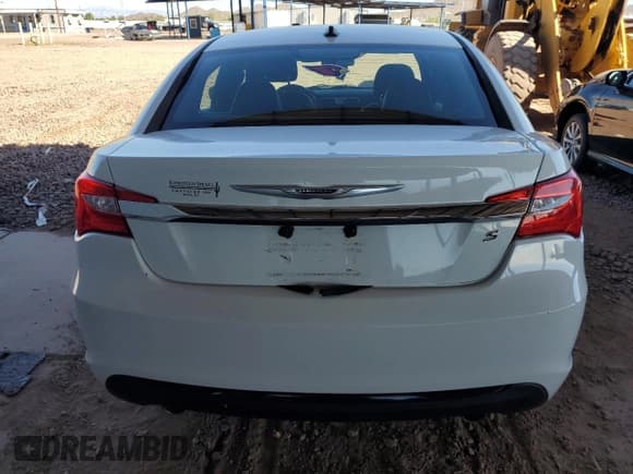 ✅ 2011 Chrysler 200 S • VIN: 1C3BC8FG2BN574841 • Lot: 80540855. Wystawiony na Copart z przebiegiem 190 007 mil. Bezpłatny archiwum sprzedaży aukcyjnych z USA i szczegółowy raport historii pojazdu na DreamBid. Zdjęcie 6.