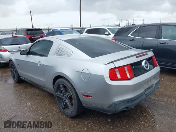 ✅ 2010 Ford Mustang GT • VIN: 1ZVBP8CH3A5138766 • Лот: 42636227. Опубликован ранее на IAAI с пробегом 180 832 миль. Бесплатный доступ к архиву аукционных продаж из США и подробный отчёт об истории автомобиля на DreamBid. Изображение 3.